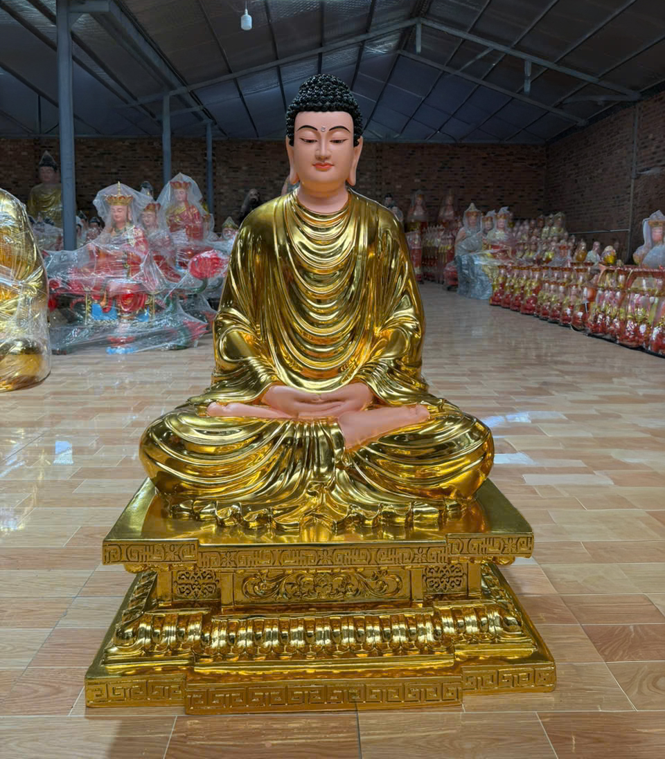 Tôn tượng Bổn Sư cao 1m2 dát vàng